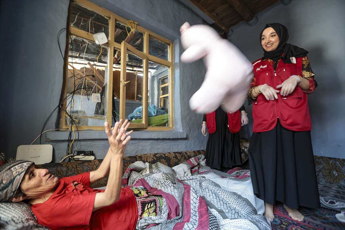 Konya’da engelli kız ve babasına yürek ısıtan dokunuş 3